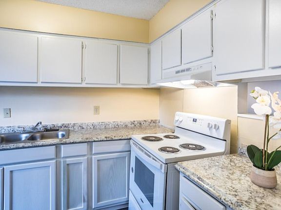 3rd image of 5497 Vandergreen Dr
