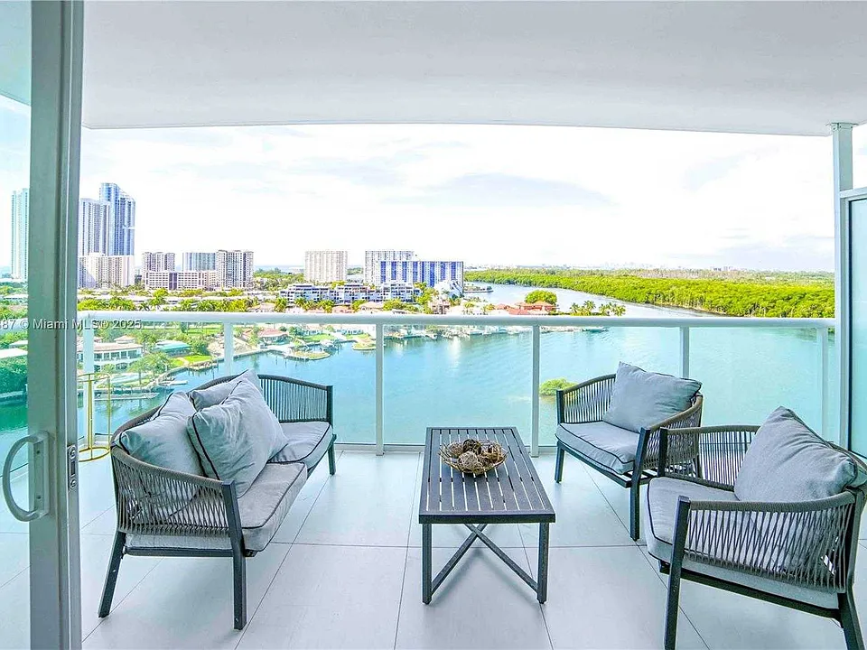Sunny Isles Blvd