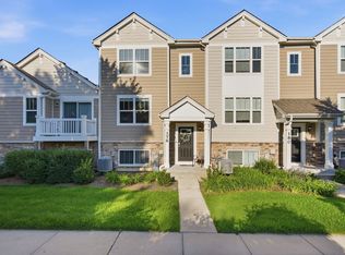 176 Goldenrod Dr, Elgin, IL 60124