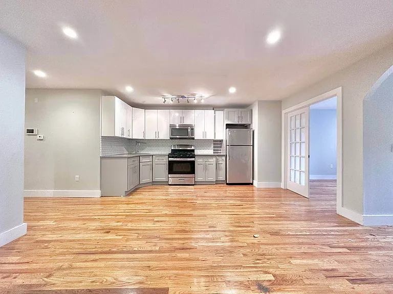 43 Irving Pl #1 — Photo 3