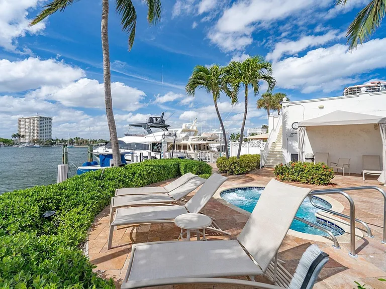 1 Las Olas Cir #313 — Photo 42