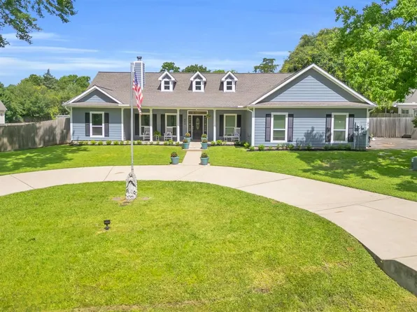 649 Old Plantersville Road, Montgomery, TX 77316
