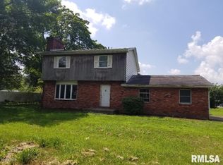 1496 Old Towne Estates Rd, Du Quoin, IL 62832