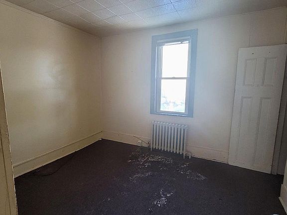 5th image of 153 Berg Ave