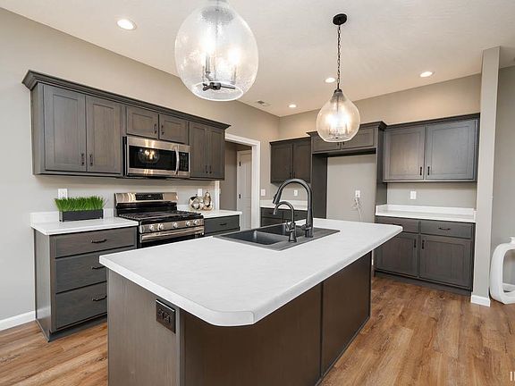 3rd image of 238 W Longfellow Blvd