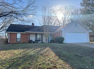 912 Holly Hill Dr, Tupelo, MS 38801