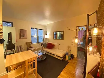 Rented by KNOCKKNOCK LLC