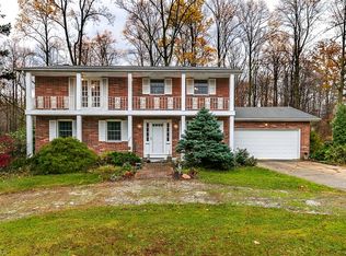 10721 Arrow Ln, Chardon, OH 44024