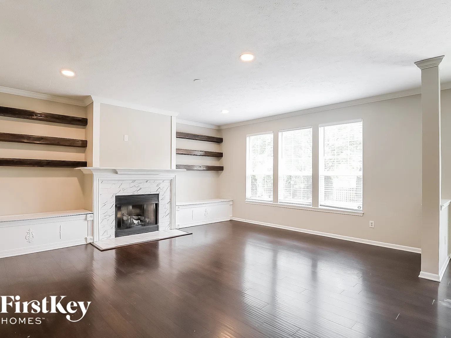 4 bed, 2.5 bath, 2406 sqft, $2,610 — Photo 3