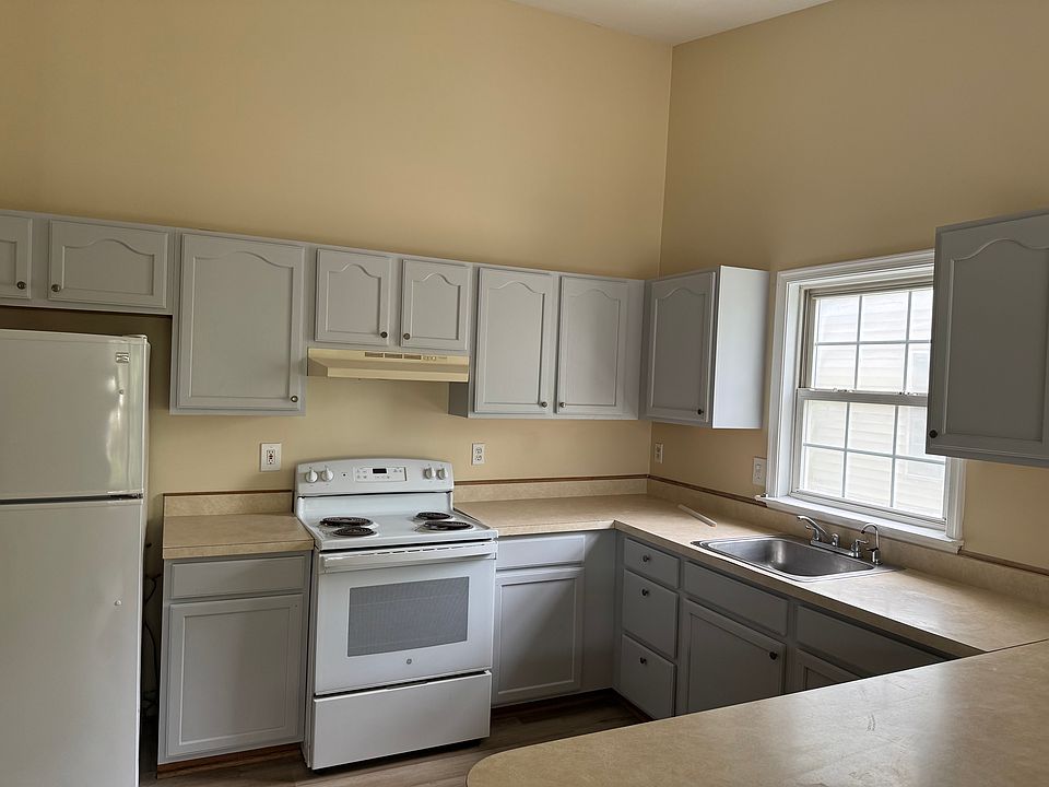 1st image of 653 209th St