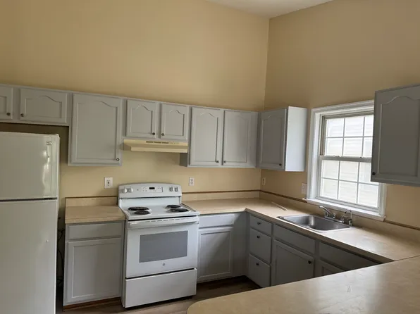 653 209th St, Pasadena, MD 21122