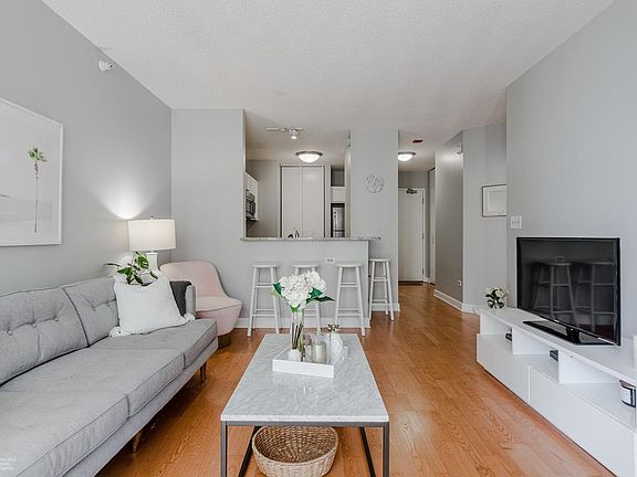 4th image of 222 N Columbus Dr APT 1604