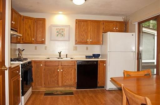 5th image of 12 Heritage Dr