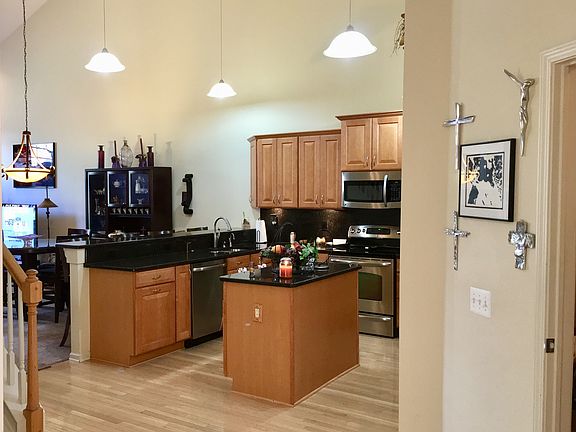 3rd image of 816 Knolls Landing Dr #1