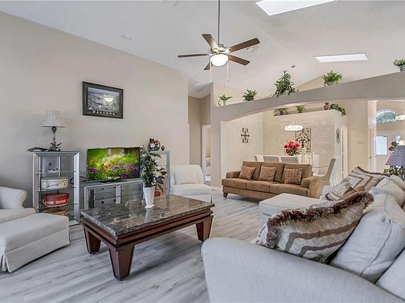 4th image of 2605 Luiseno Way