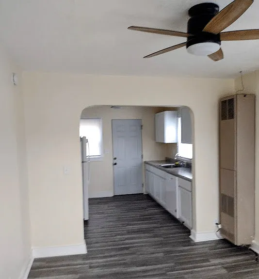 143 S Hallett Ave — Photo 5