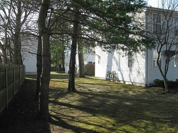 3rd image of 12 Dresser St #4C