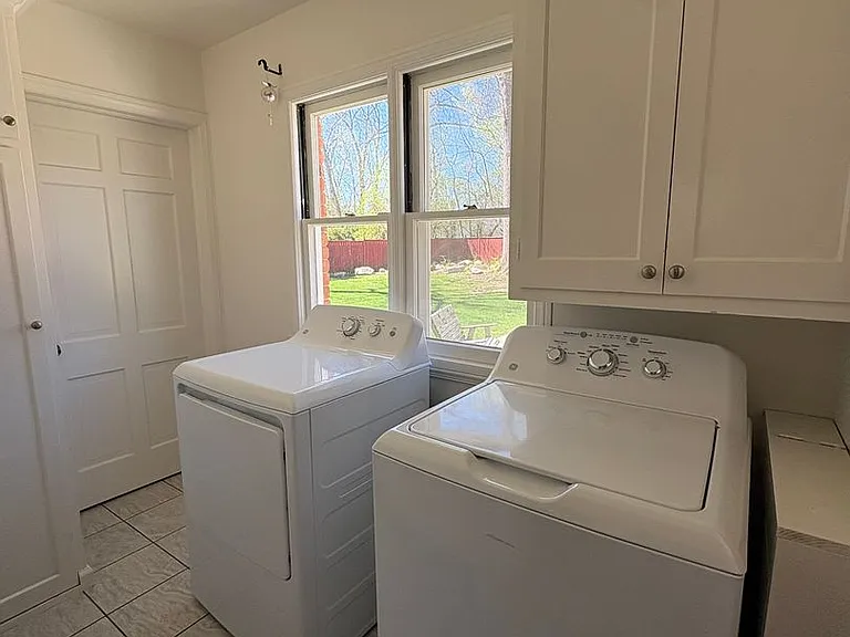 24975 Franklin Park Dr — Photo 19