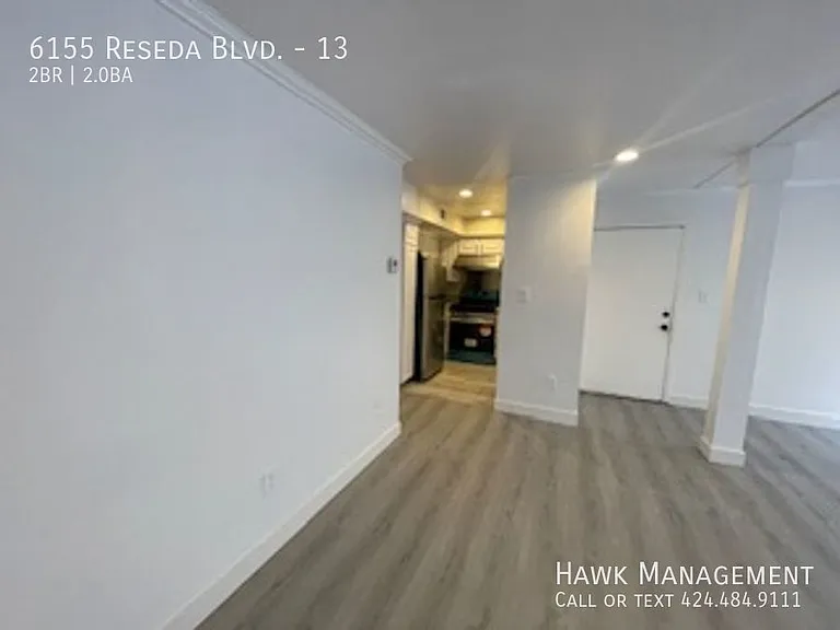 6155 Reseda Blvd #13 — Photo 4