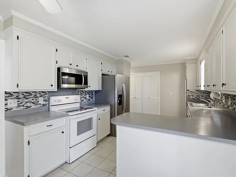 131 Cypress Dr — Photo 11