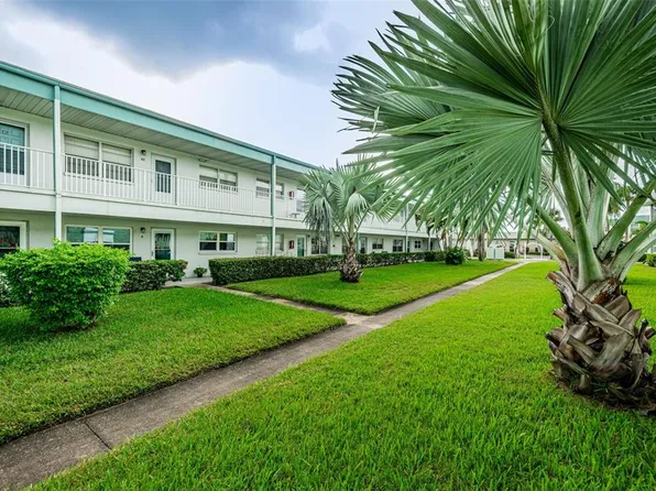5267 81st St N APT 8, Saint Petersburg, FL 33709