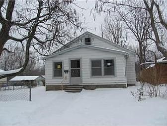 1st image of 300 N Huttig Ave