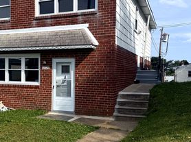 10029 Bridle Rd, Philadelphia, PA