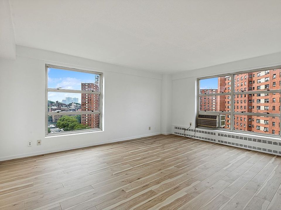 1st image of 70 La Salle St APT 14B