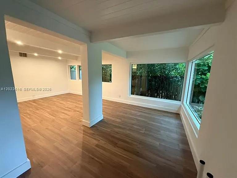6851 SW 77th Ter — Photo 3