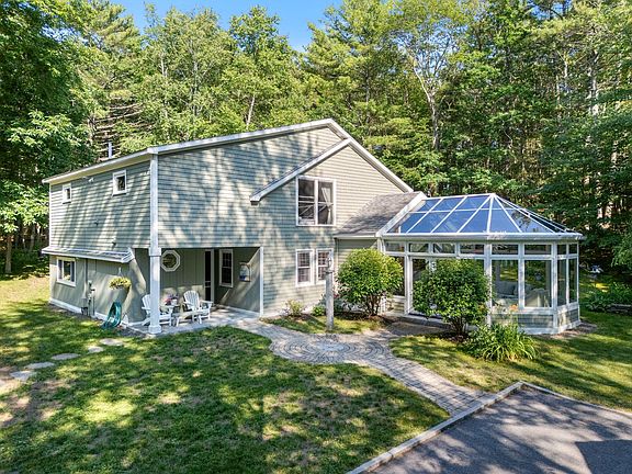 4th image of 37 Pine Hill Road S