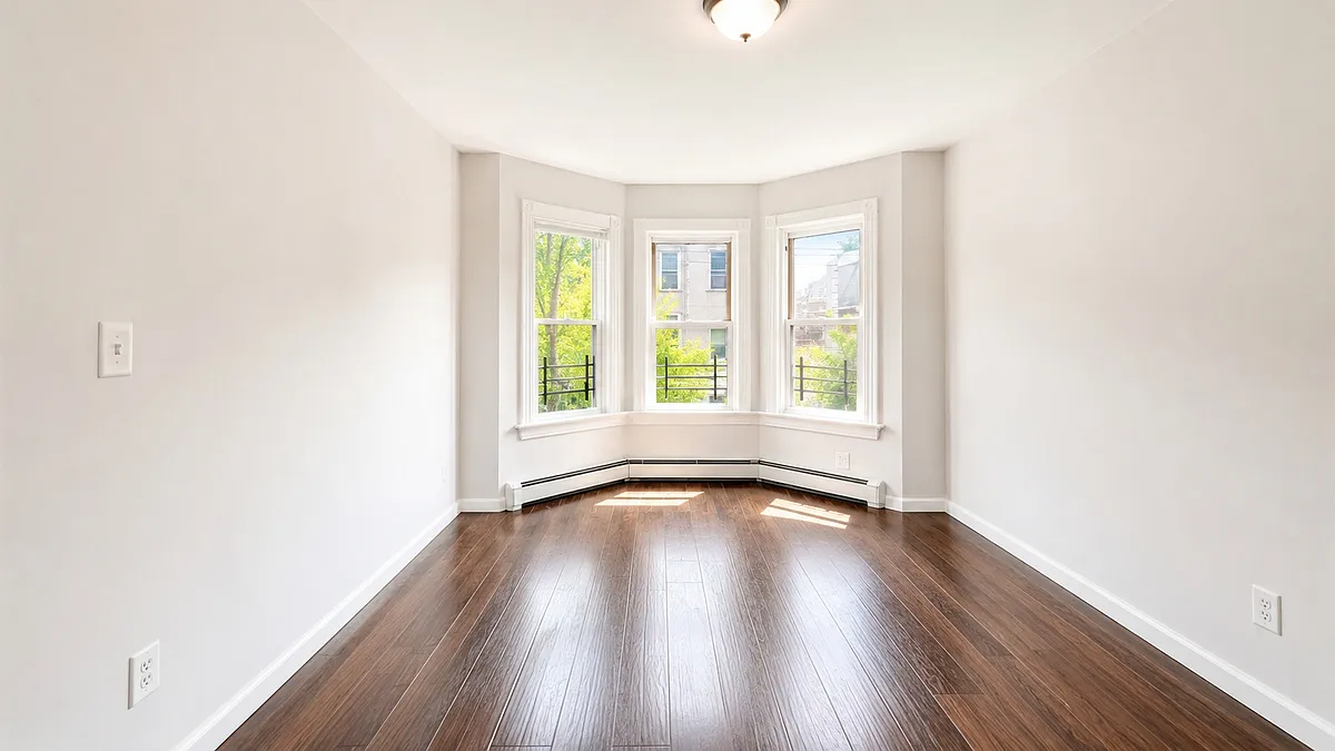 Building Photo - 732 S 15th St #2