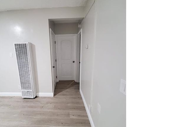 3rd image of 850 W 95th St #8