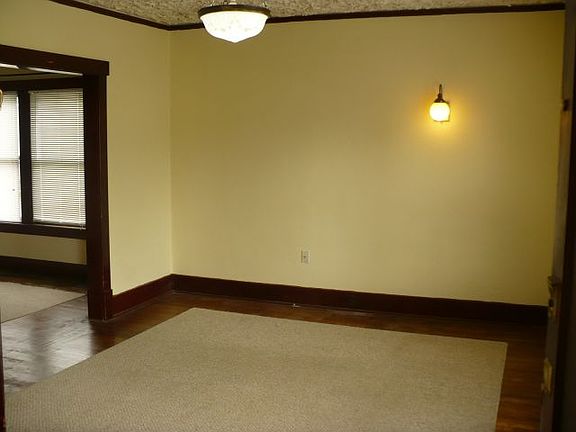 2nd image of 144 Custer Ave APT 3