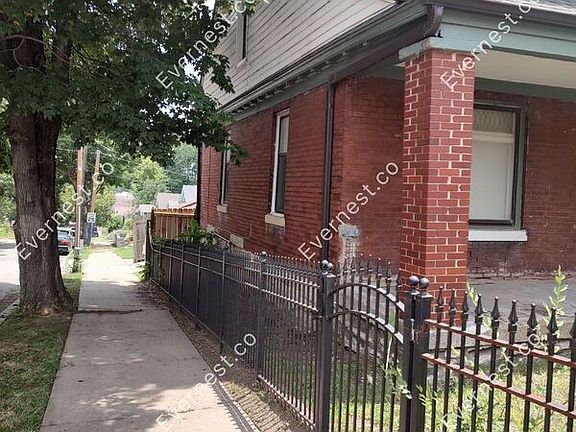 3rd image of 327 Benton Blvd