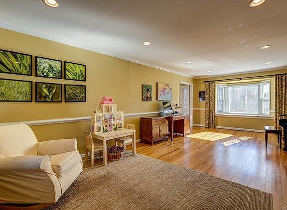 5th image of 1117 Swissvale Pl