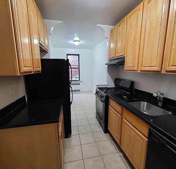 1730 E 18th St #1D — Photo 1