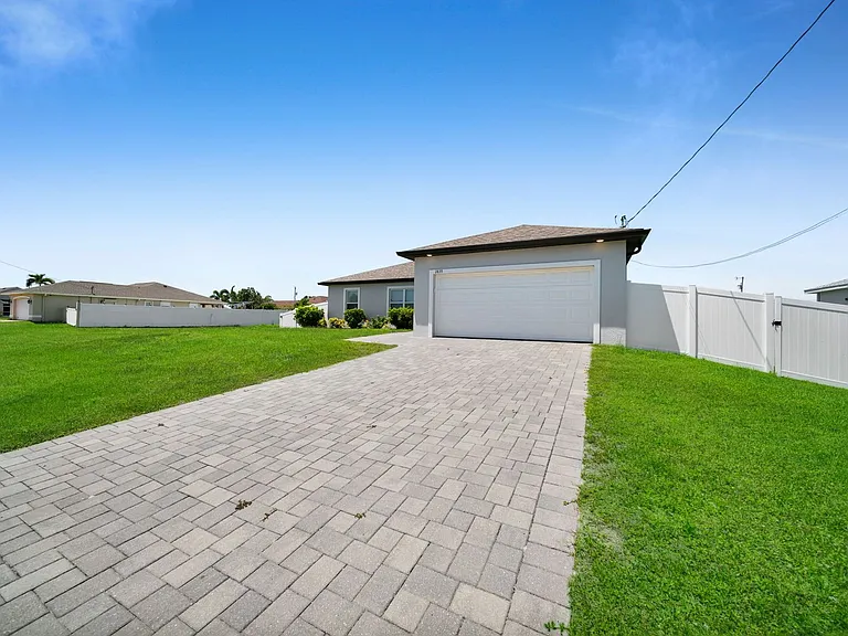 2835 NW Embers Ter — Photo 11