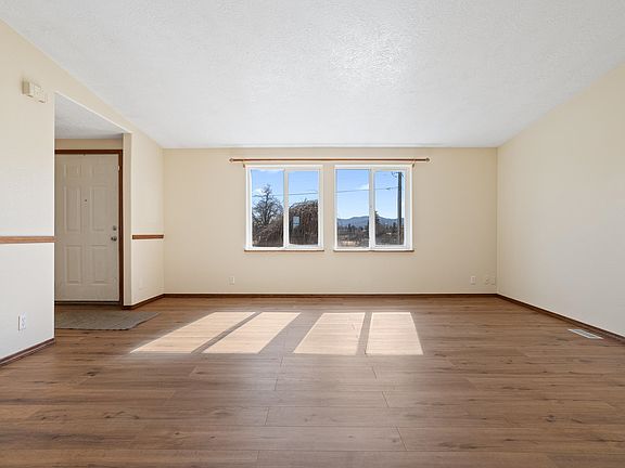 2nd image of 10005 E Lacrosse Ln
