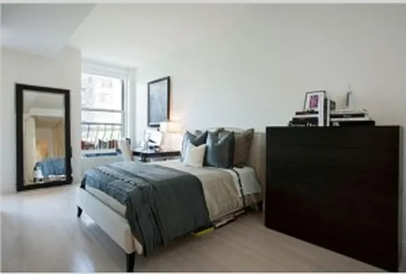 Sold by Avenue Real Estate | media 9