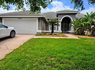 1028 Tradewinds Dr, Tarpon Springs, FL 34689