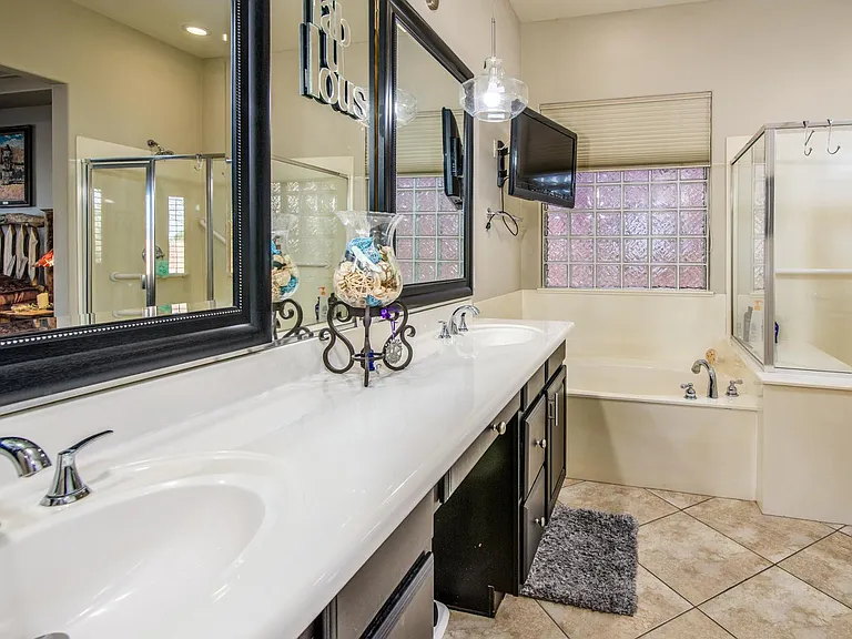42204 W Rummy Rd — Photo 26
