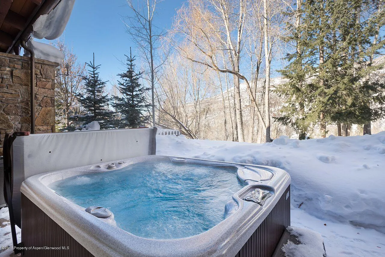 5 bed, 5.5 bath, 4164 sqft, $55,000 — Photo 3