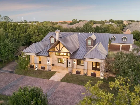 585 Shady Oaks Dr, Southlake, TX 76092
