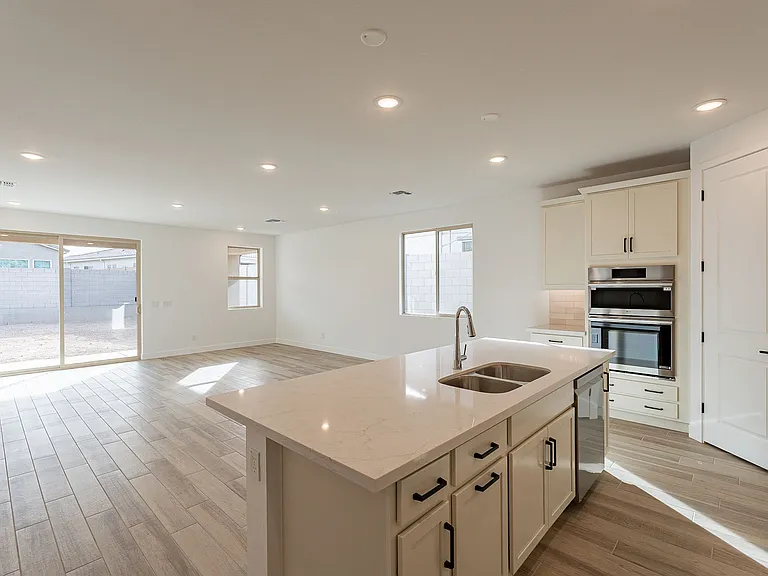 21411 W Meadowbrook Ave — Photo 11