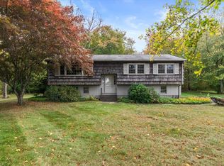 558 Treat Ln, Orange, CT 06477