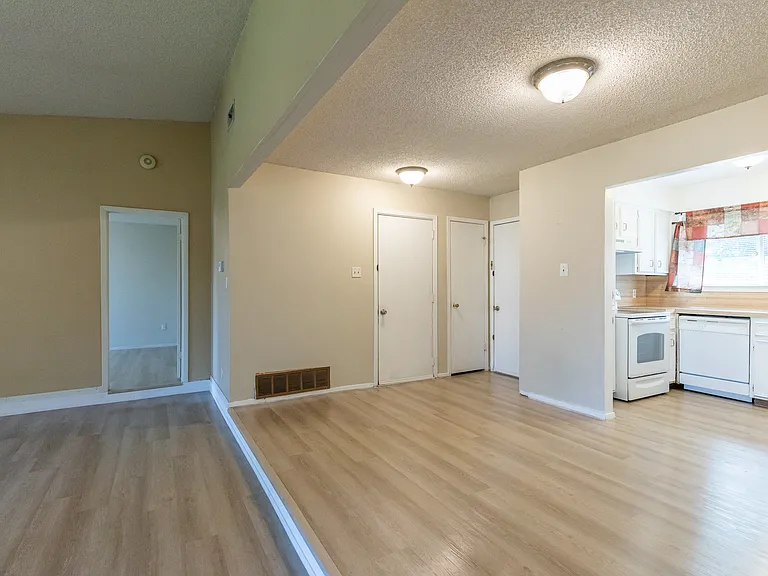 1733 Chucker Ct — Photo 9