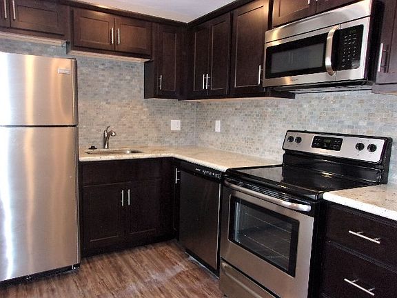 5th image of 1740 NW 17th St #1744-09