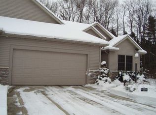 58727 Baugo Cove Dr, Elkhart, IN 46517