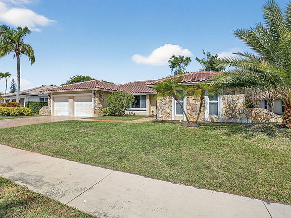 2nd image of 10185 Harbourtown Court