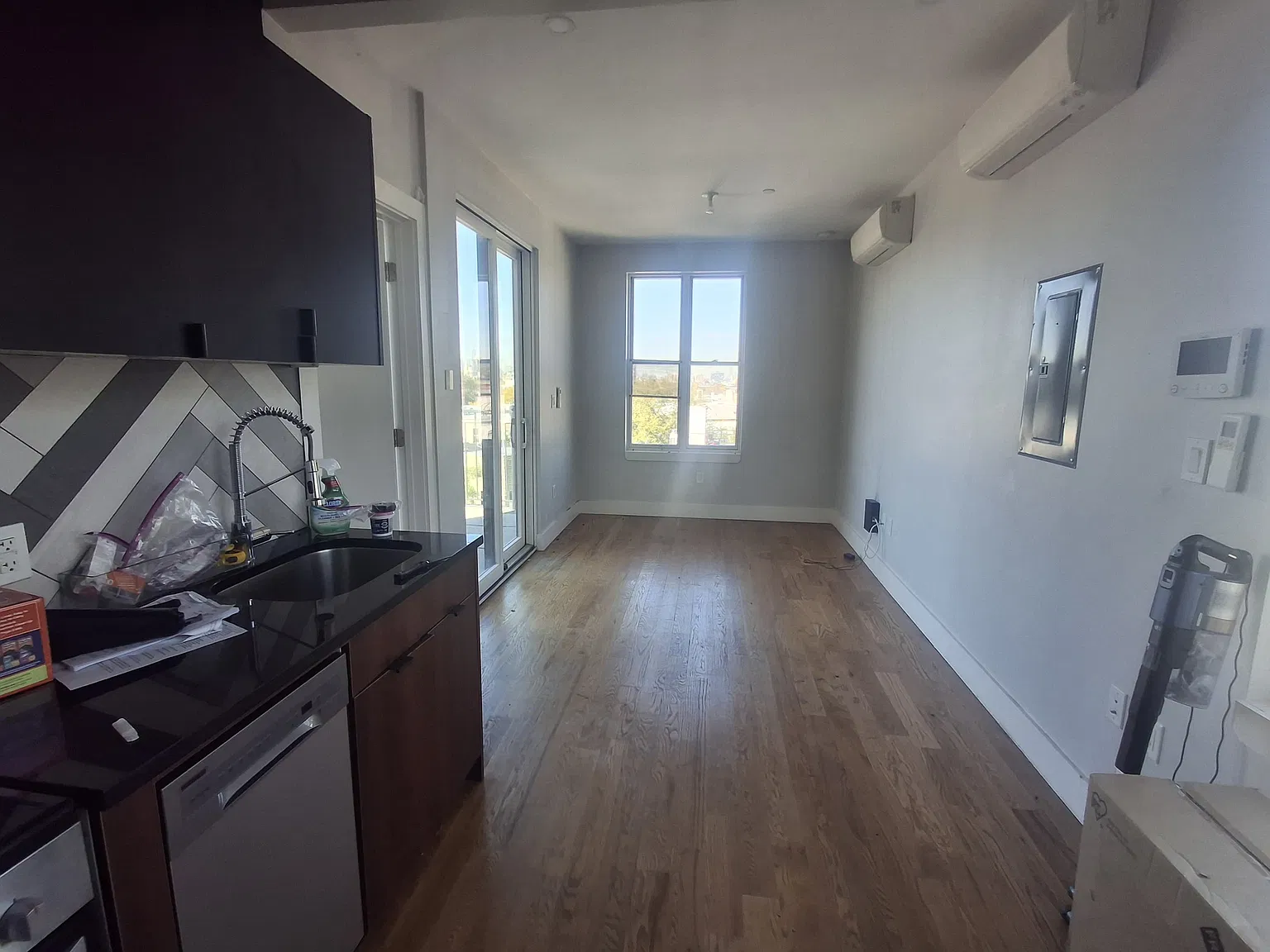 1354 Jefferson Avenue — Photo 2